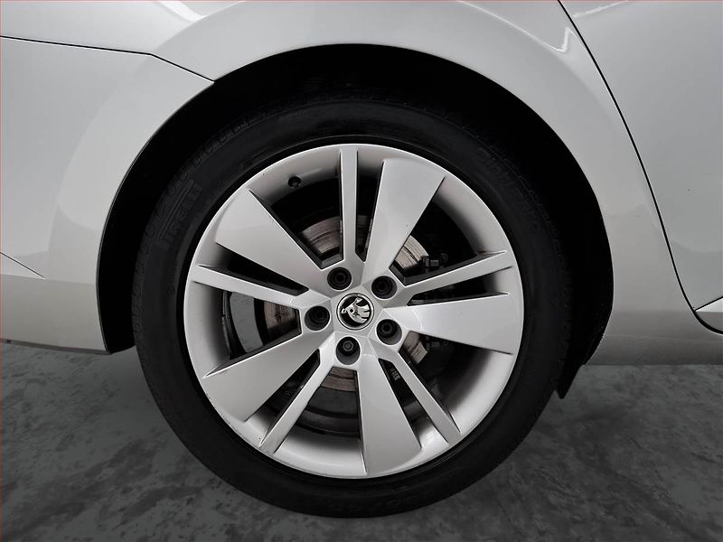 Škoda Superb (2016) Style Plus 2.0 TDI 4x4, 4X4 - fotka 15 z 25