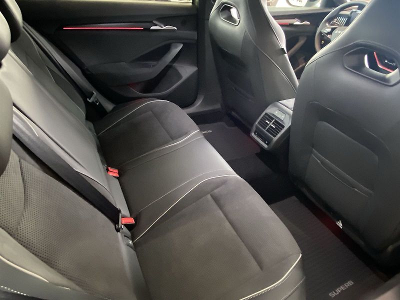 Škoda Superb (2026) Combi 2,0 TDI 110 kW DSG Sport - fotka 9 z 25