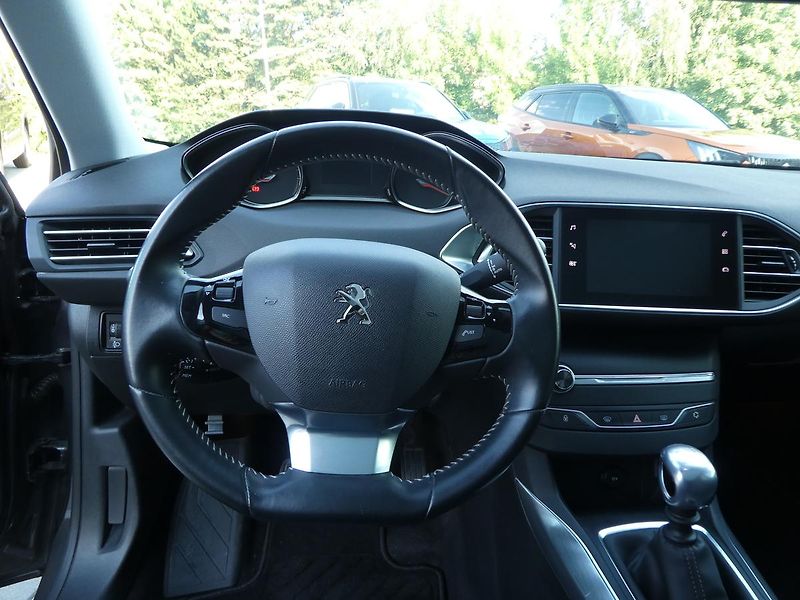 Peugeot 308 (2019) SW ALLURE 1.5 BlueHDi 130 MAN6 - fotka 11 z 27