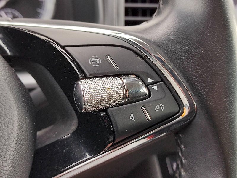 Škoda Karoq (2021) Ambition 2,0 Tdi 85 kw DSG - fotka 29 z 36