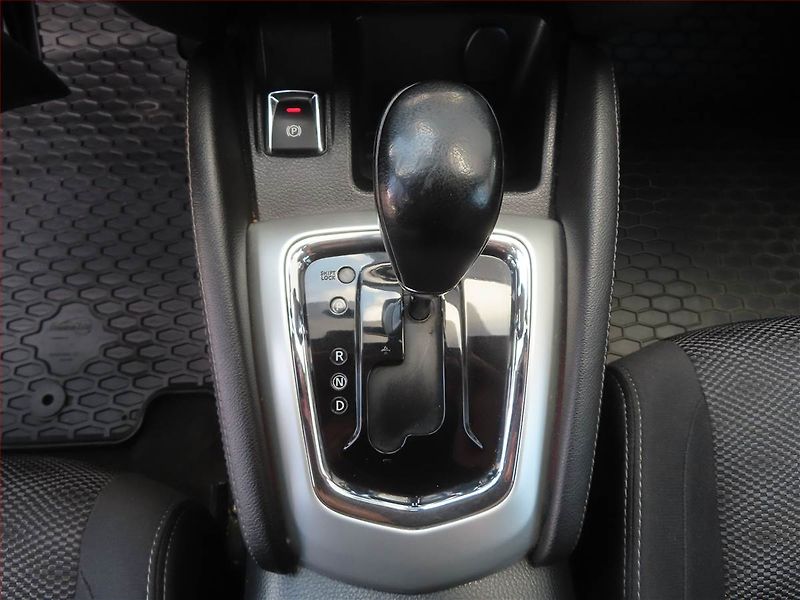 Nissan Qashqai (2015) 1.6 dCi, Automat, Serv.kniha - fotka 13 z 20