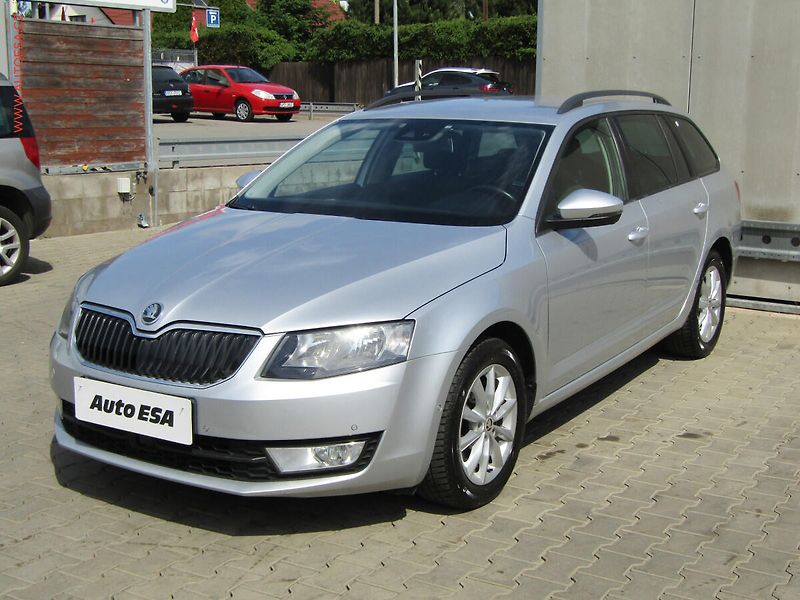 Škoda Octavia (2014) 2.0 TDi 4x4, AC, TZ, park - fotka 3 z 18