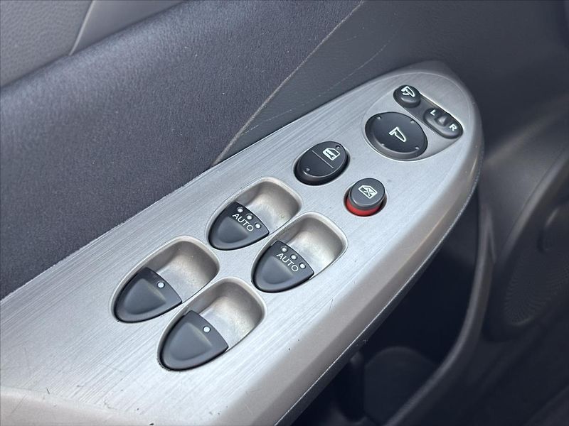 Honda Civic 1,8 V-Tec 103kW 1.ČR SERVISKA - fotka 22 z 31
