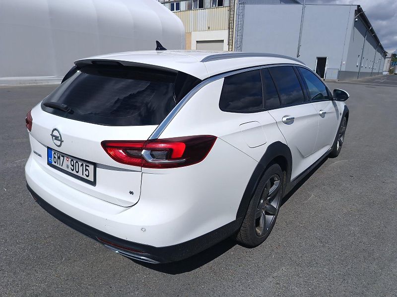 Opel Insignia ST 2.0 CDTi 4x4 - fotka 6 z 45