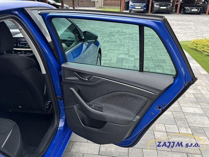 Škoda Scala Style plus 81kw + el kufr - fotka 48 z 51