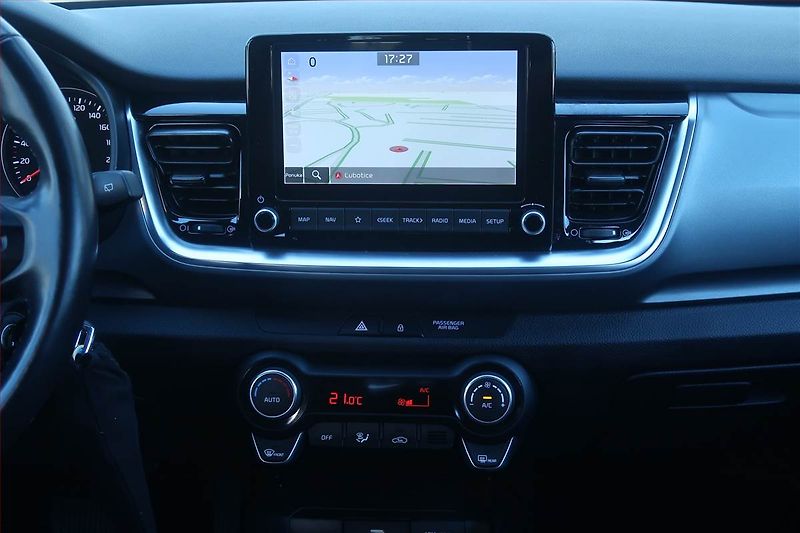 Kia Stonic (2022) 1.0 T-GDI, Automat, Serv.kniha - fotka 12 z 22