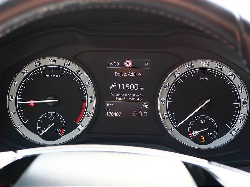 Škoda Karoq (2021) Scout 2.0 TDI - fotka 11 z 17