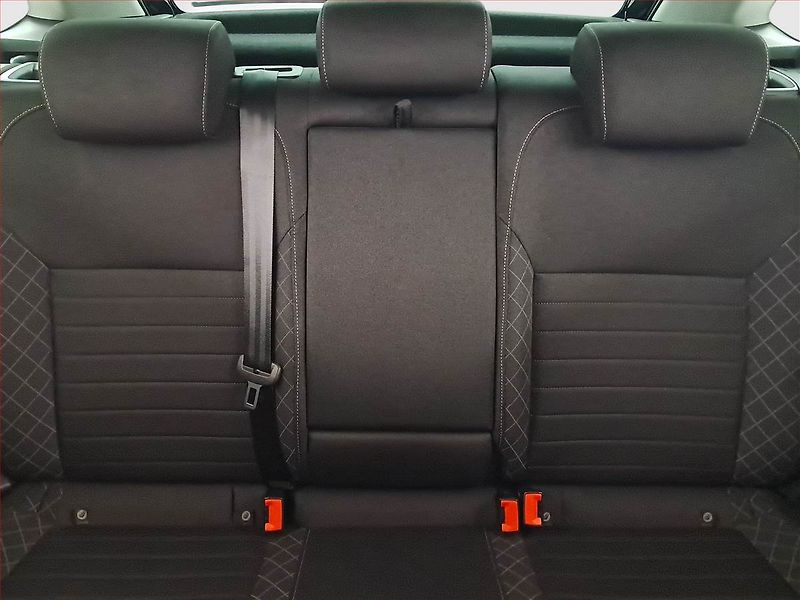 Škoda Rapid (2017) Spaceback 1.0 TSI, Navi - fotka 10 z 17