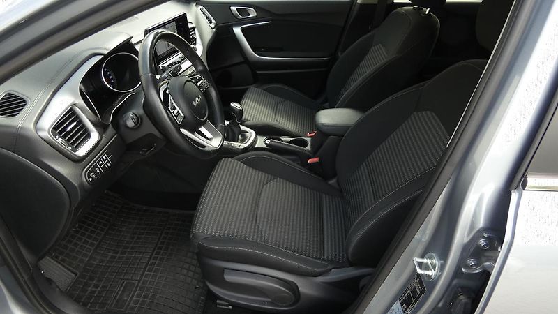 Kia Ceed 1.5 T-GDI 118kW SPIN - fotka 18 z 22
