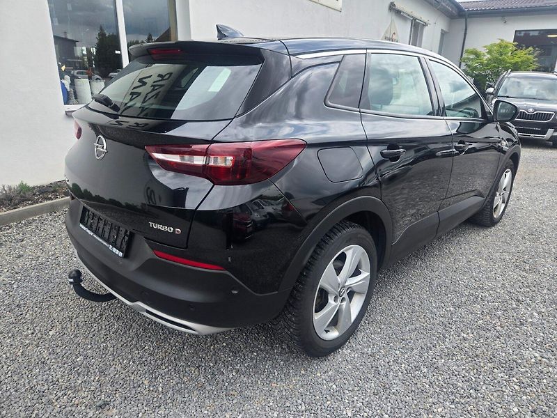 Opel Grandland X (2018) 2.0 CDTI Automat,Navi - fotka 4 z 22