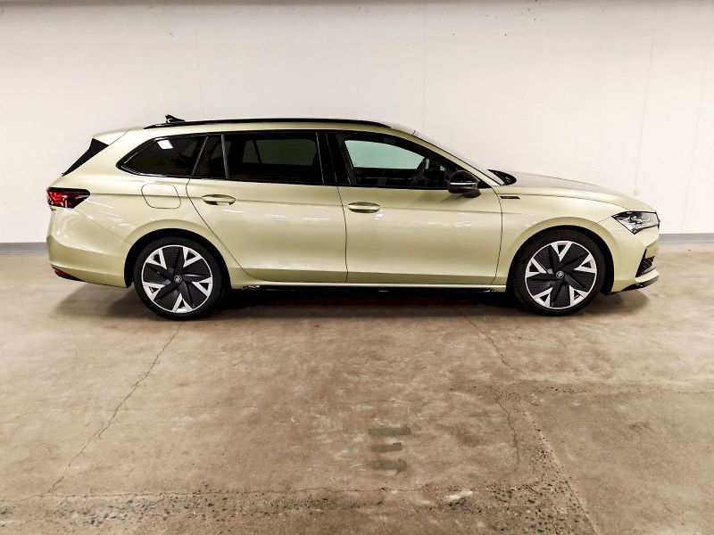 Škoda Superb (2025) Combi 2.0 TDI 110 kW DSG Sport - fotka 28 z 33
