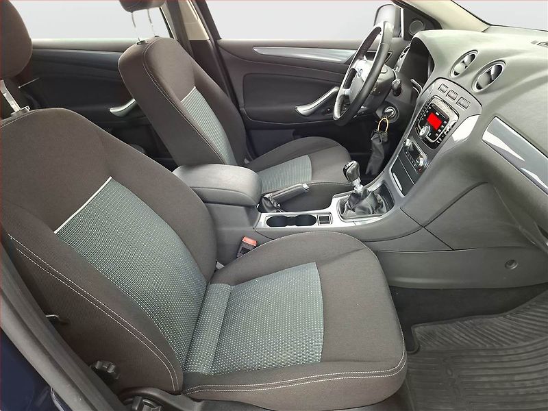 Ford Mondeo (2012) 1.6 TDCi, Tempomat - fotka 9 z 13