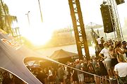 Finále Race The Streets, mezinárodního šampionátu v driftech v Dolní oblasti Vítkovic. 9. srpna 2025 v Ostravě.