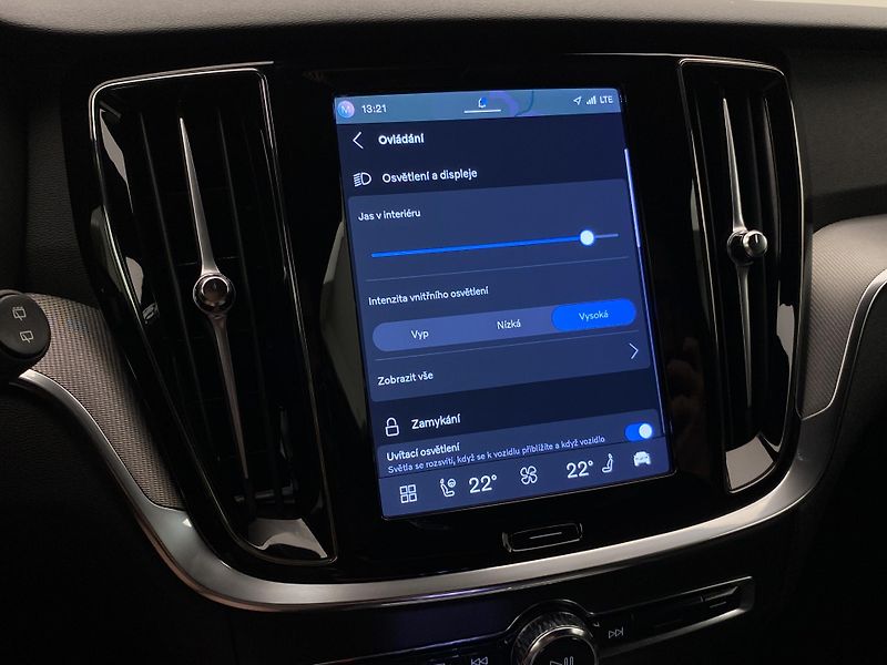 Volvo V60 CC B5 AWD BRIGHT PLUS AUT  - fotka 49 z 58