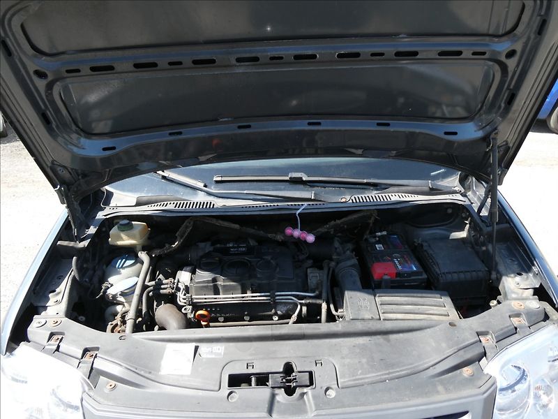Volkswagen Caddy 1,9 TDi Life 5.míst,klimatizac - fotka 25 z 33