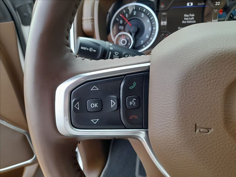 RAM 1500 5,7 HEMI LARAMIE 4x4 - fotka 19 z 33
