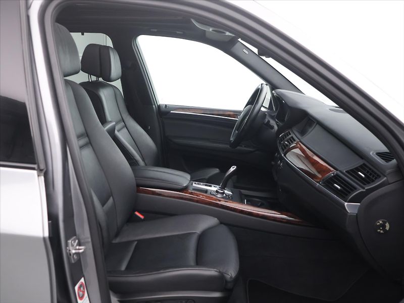 BMW X5 3,0 xDrive 40da 225kW 7-Míst - fotka 12 z 35