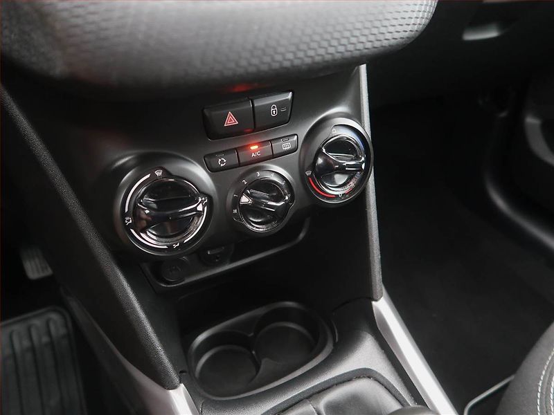 Peugeot 2008 (2018) 1.2 PureTech, ČR,1.maj - fotka 19 z 19