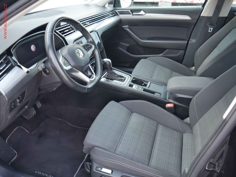 Volkswagen Passat (2019) 2.0TDi, DSG, LED, navi - fotka 9 z 13