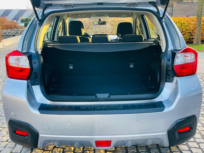 Subaru XV 1.6i 4x4 MAN SENZORY SERVISKA - fotka 20 z 36
