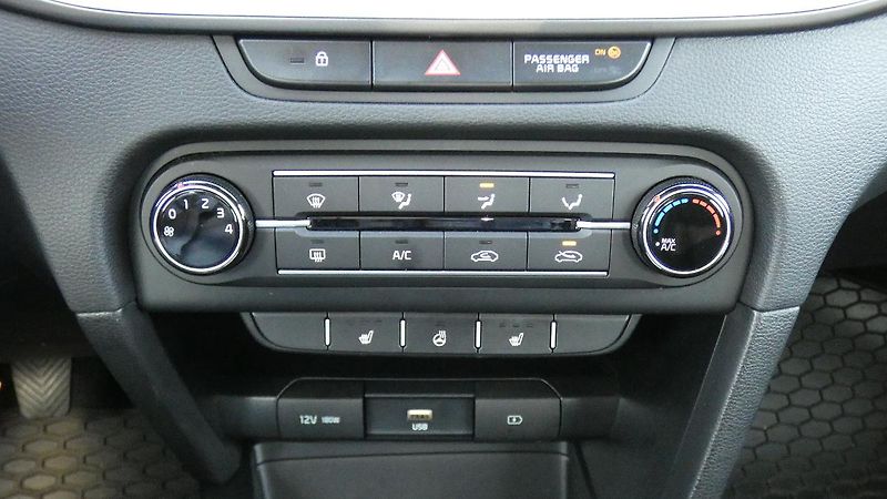 Kia Ceed 1.5 T-GDI 118kW SPIN - fotka 16 z 22