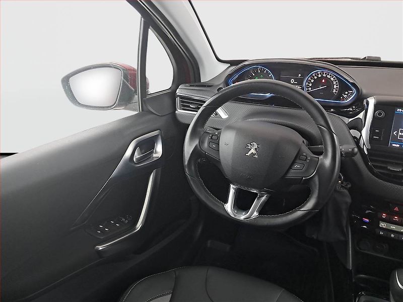 Peugeot 2008 (2018) Allure 1.2 PureTech, Automat - fotka 7 z 20