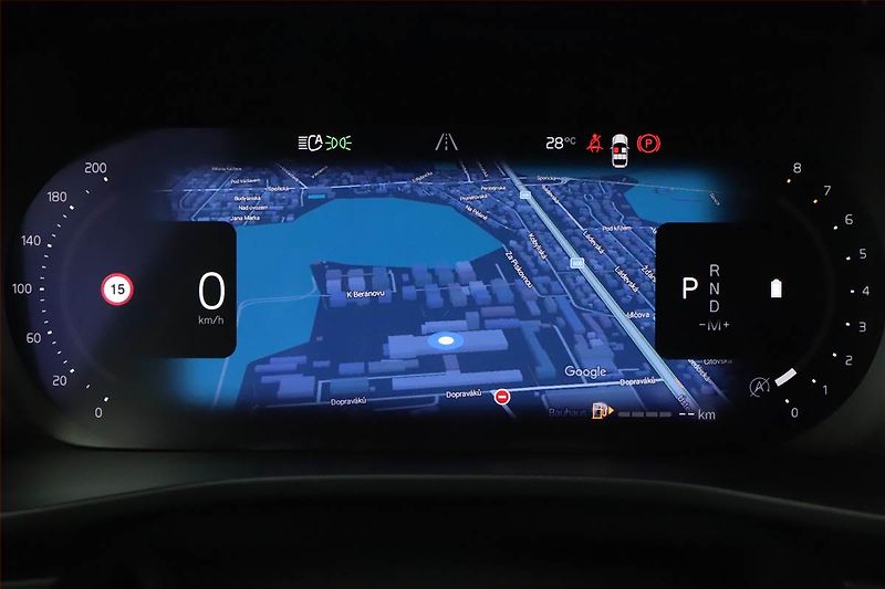 Volvo XC40 (2023) B3 - fotka 8 z 19