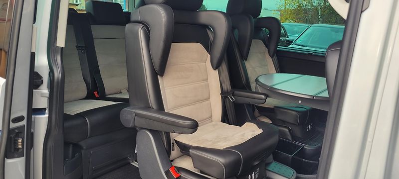 Volkswagen Multivan (2017) T6 2,0TDi 150kW DSG 4×4 7.mist - fotka 15 z 51