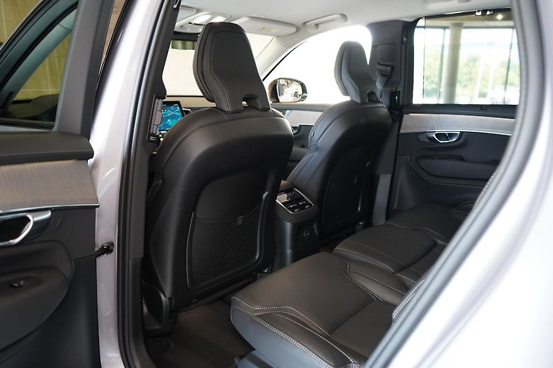 Volvo XC90 T8 PLUS Dark, Head-up, 360° - fotka 43 z 50