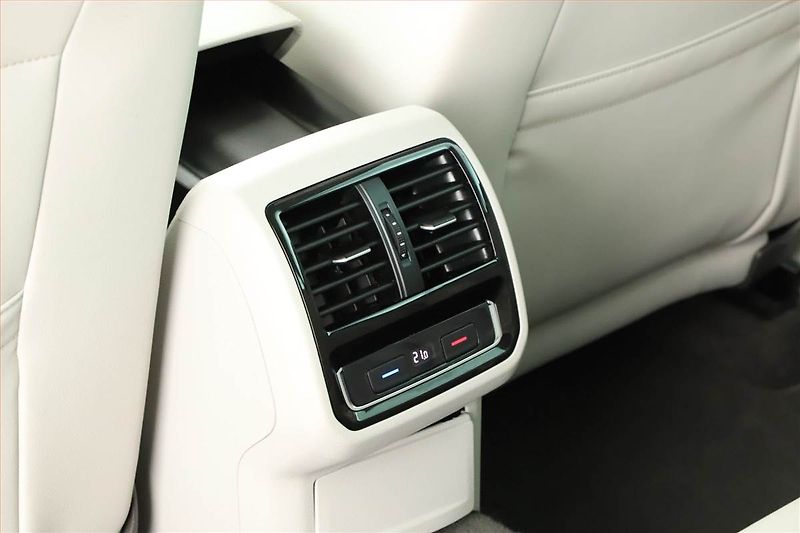 Volkswagen Passat (2020) Elegance 2.0 TDI, ČR,1.maj - fotka 16 z 17