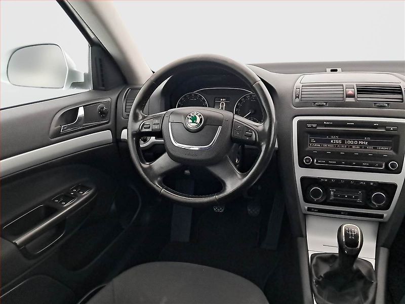 Škoda Octavia (2011) Ambition 1.6 TDI, Serv.kniha - fotka 7 z 16