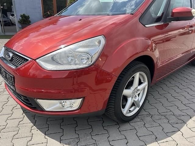 Ford Galaxy 2,0TDCi Ghia 7míst - fotka 5 z 54
