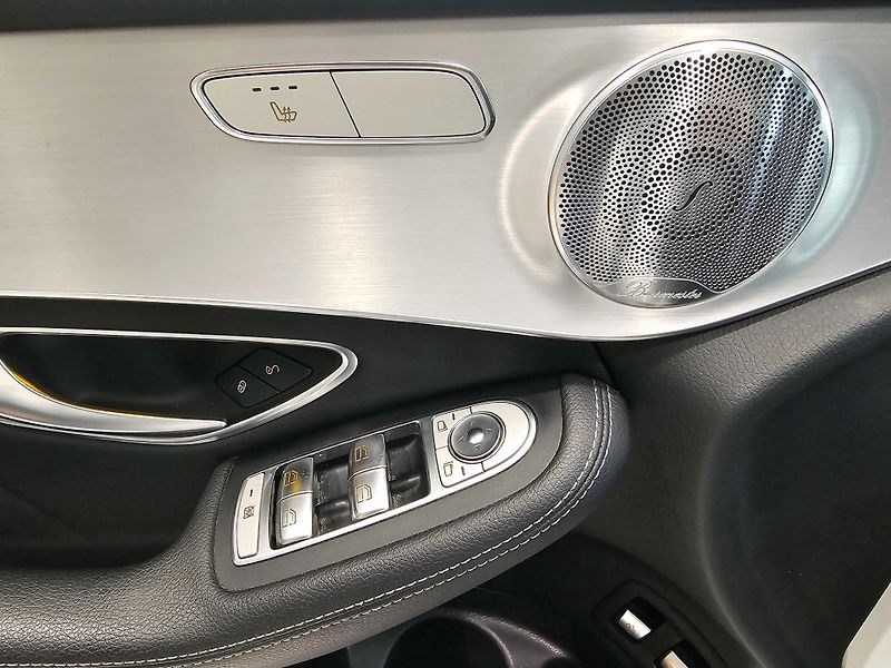 Mercedes-Benz GLC 220d 4M AMG Burmester tažné - fotka 10 z 17