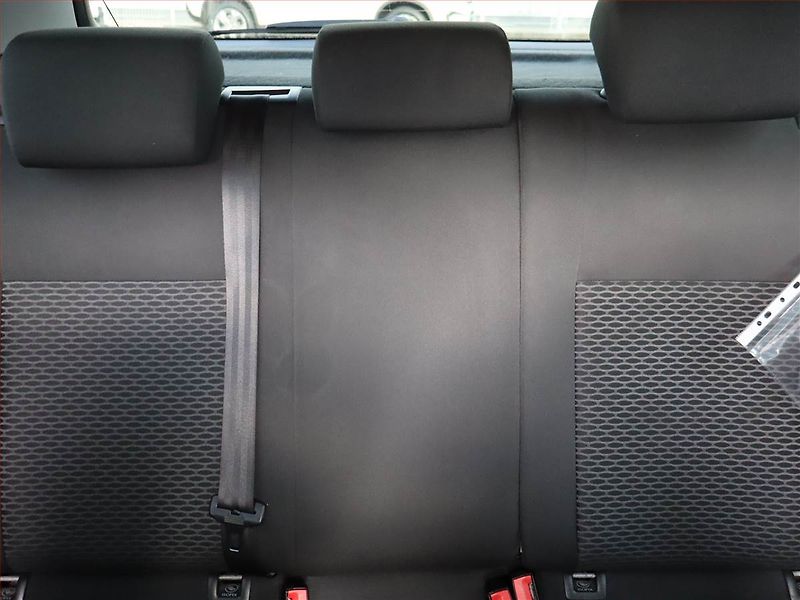 Volkswagen Golf (2011) 1.6 TDI, Automat, Tempomat - fotka 10 z 16