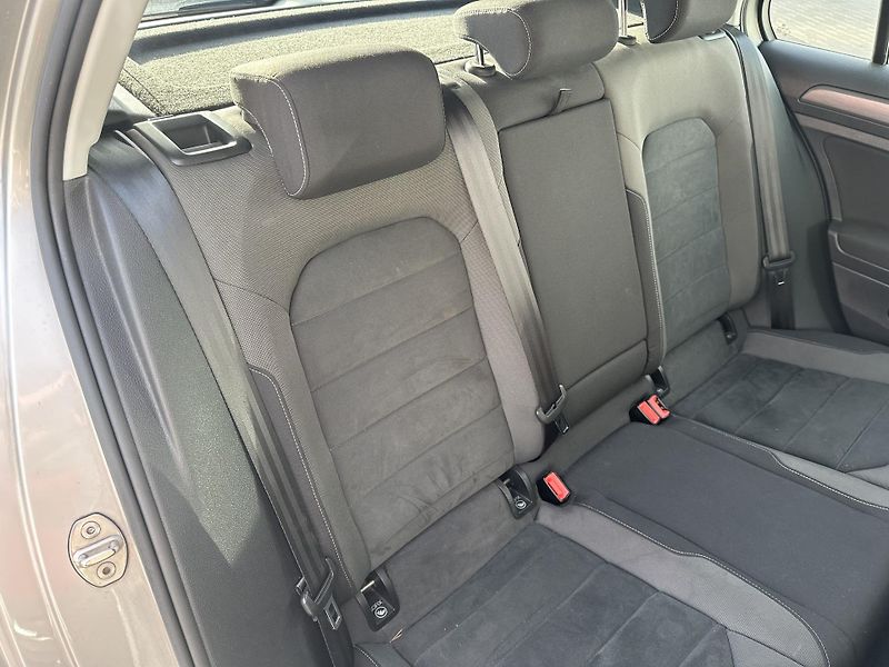 Volkswagen Golf (2017) 1,6 TDI 85kW, rezervace - fotka 22 z 25