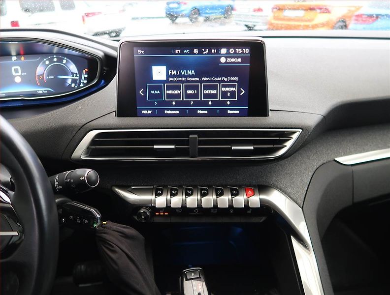 Peugeot 3008 (2017) Allure 1.6 THP, Automat - fotka 12 z 21