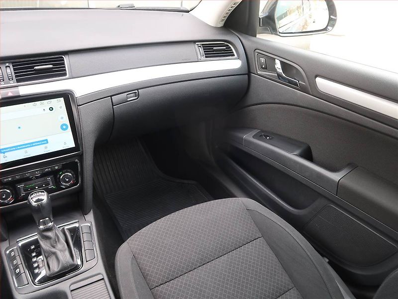 Škoda Superb (2013) Ambition Plus 2.0 TDI, Automat - fotka 8 z 17