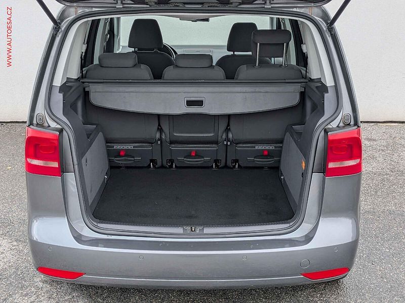 Volkswagen Touran (2011) 1.4TSi, AC, temp - fotka 7 z 15