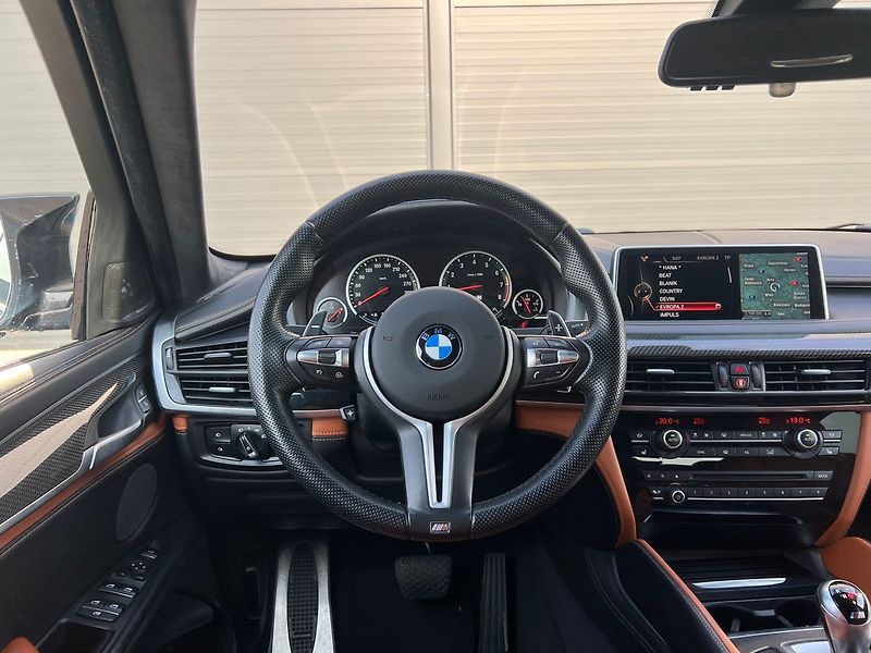 BMW X6 M 4.4 V8 512 kW-Akrapo - fotka 23 z 49