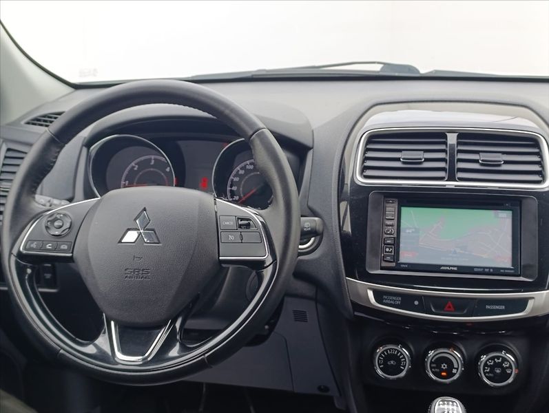 Mitsubishi ASX 1,6 DI-D 4x4 Kamera Navigace - fotka 16 z 37