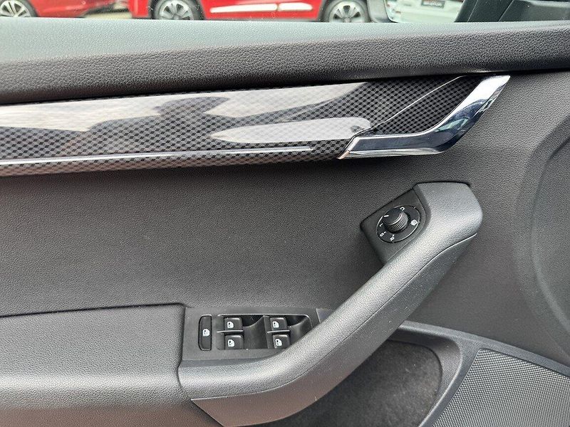 Škoda Octavia (2018) RS 2.0 TDi DSG ACC LED 135kW - fotka 29 z 50