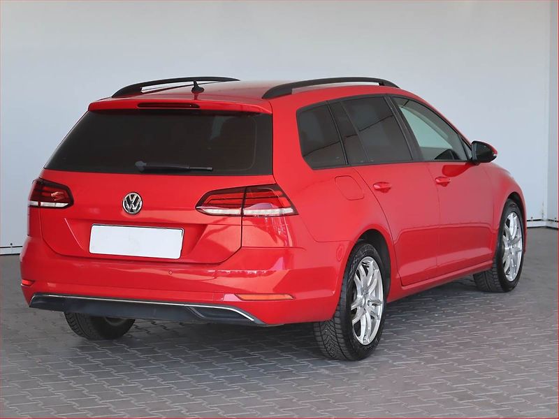 Volkswagen Golf (2018) R-Line 1.6 TDI, Automat, Kůže - fotka 5 z 22