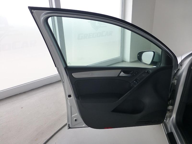Volkswagen Golf (2009) 1,4I**DIGIKLIMA** - fotka 9 z 24