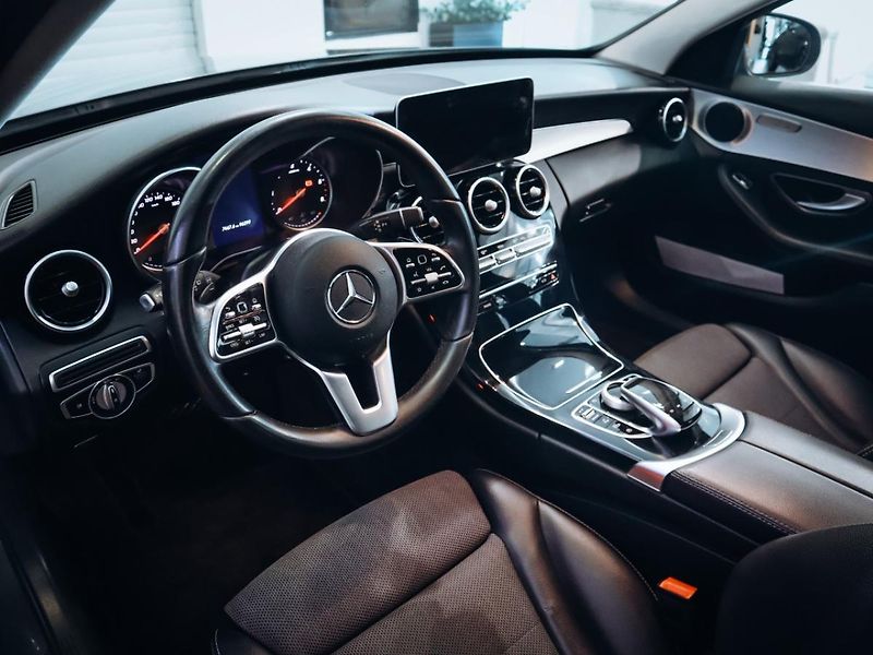 Mercedes-Benz Třídy C C 220d 4MATIC kombi - fotka 11 z 28