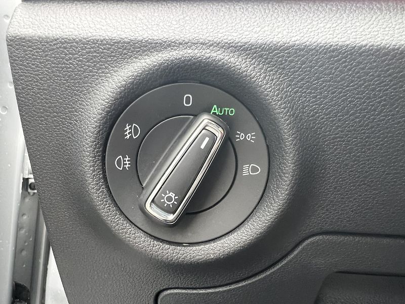 Škoda Scala (2022) 1,5TSi 110kW STYLE - fotka 27 z 38