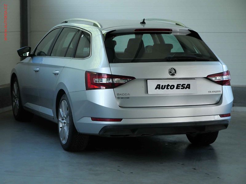 Škoda Superb (2015) 2.0 TDi, ČR, Style, DSG - fotka 6 z 21