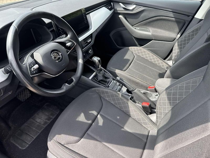 Škoda Scala (2023) 1.0 TSI DSG Ambition - fotka 7 z 31