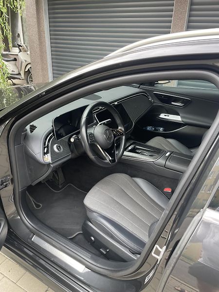 Mercedes-Benz Třídy E (2023) E300e model 2024 DPH - fotka 9 z 12