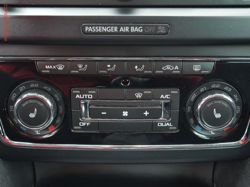 Škoda Superb (2014) 2.0 TDi, xenon, kůže - fotka 16 z 22