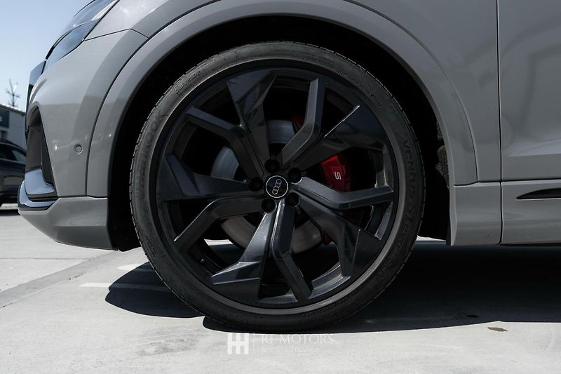 Audi SQ8 (2022) 4.0 TFSI 373kW quattro - fotka 13 z 44